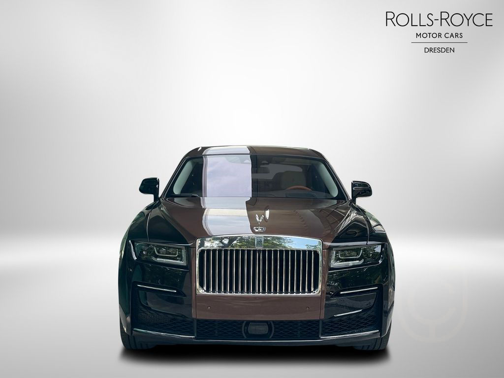 Rolls-Royce Ghost Amber Roads 1 of 12