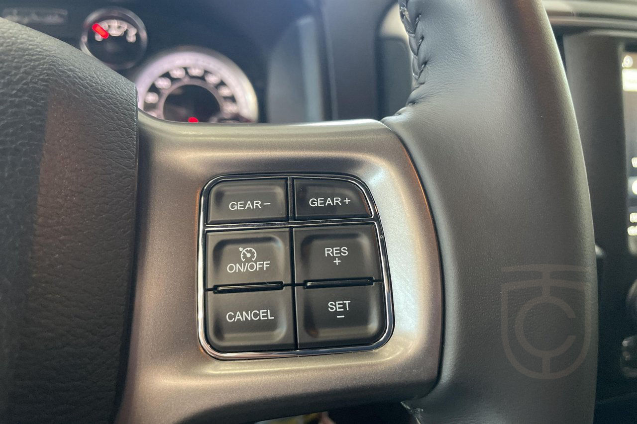 Dodge RAM WARLOCK 1500 Classic Crew Cab 5.7 V8 HEMI 4x4