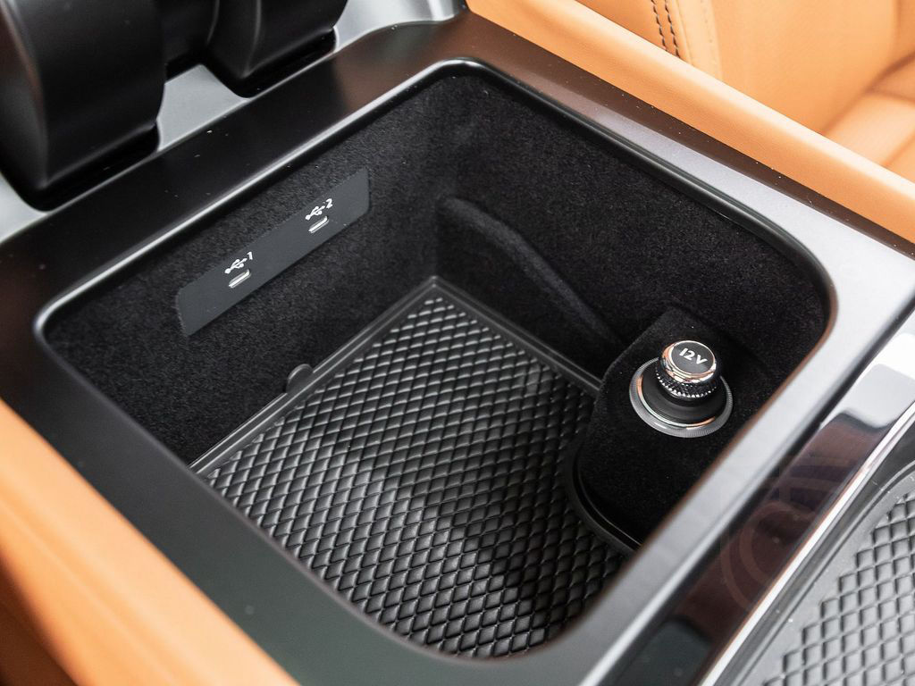 Bentley Bentayga Azure V8 BENTLEY FRANKFURT / FULL