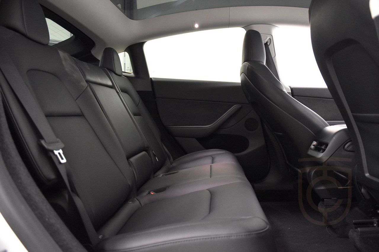 Tesla Model Y Performance AWD Pano