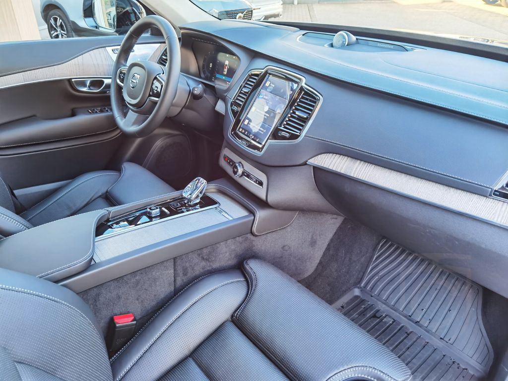 Volvo XC 90 Ultimate Dark Recharge Plug-In Hybrid AWD