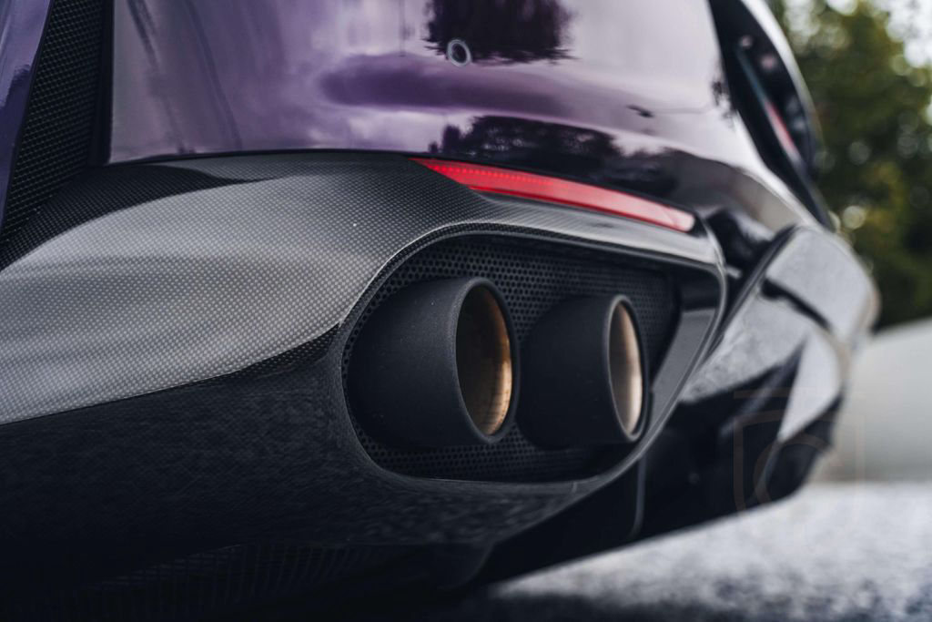 Ferrari 812 GTS Atelier/ Viola Hong Kong / Carbon / VAT