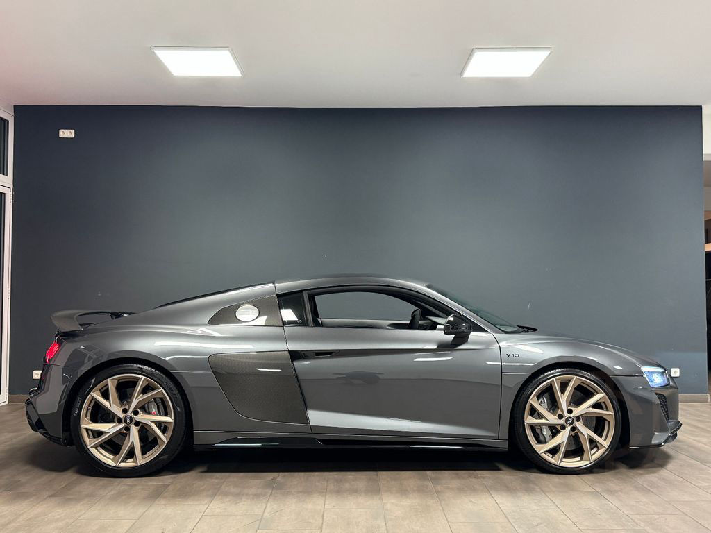 Audi R8 5.2 FSI V10 Quattro Performace EVO / CARBON