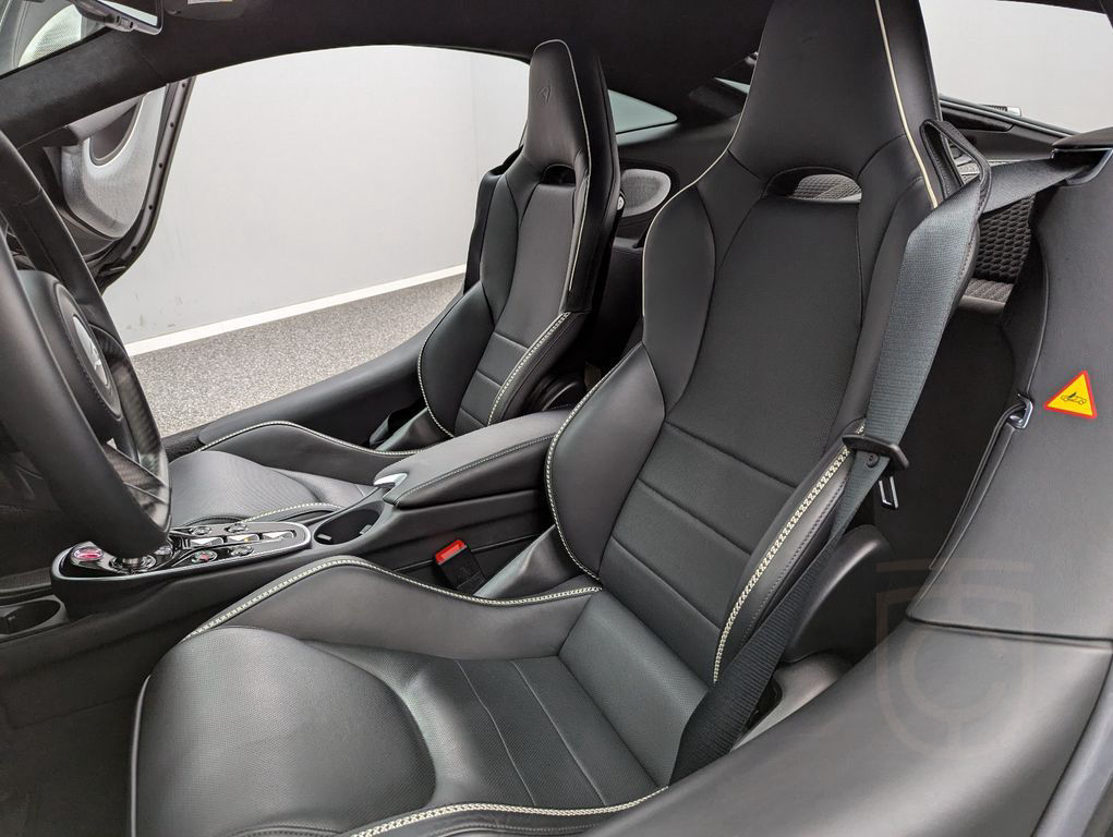 McLaren GT*MY2023*BLACK/BLACK*CARBON*FULL OPTIONS*B&W