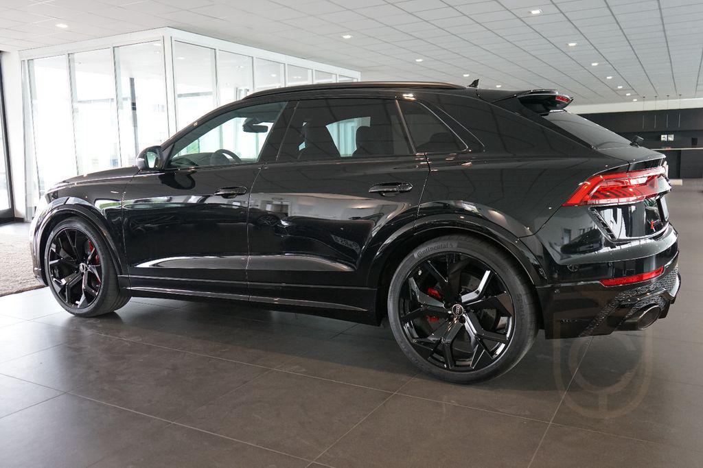 Audi RSQ8 | HuD | Keramik | Pano | 305 km/h | Massage