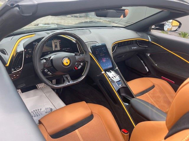 Ferrari Roma Spider Nero Carbon HIFI VIEW ADAS DISPLAY