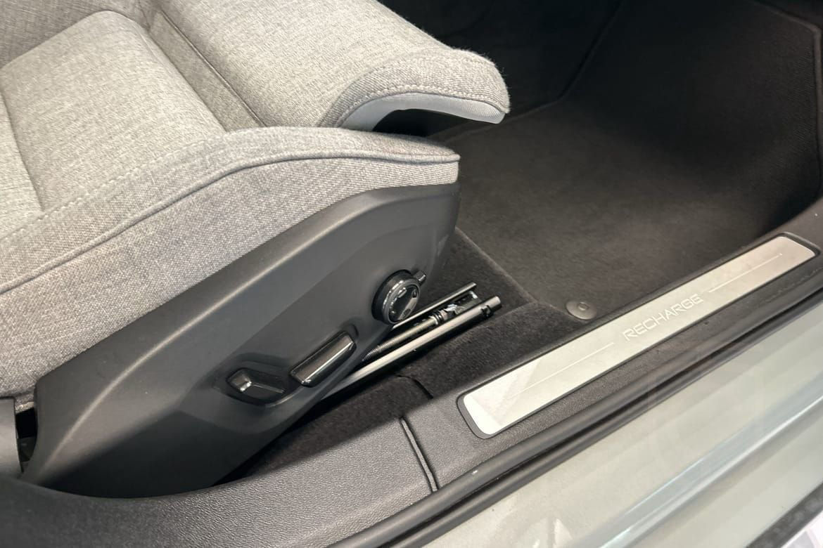 Volvo V60 Recharge T6 Ultimate Dark B