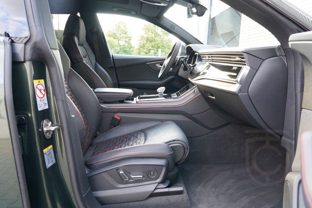 Audi RSQ8 4.0TFSI quattro INDIVIDUAL DYNAMIK+ PANO