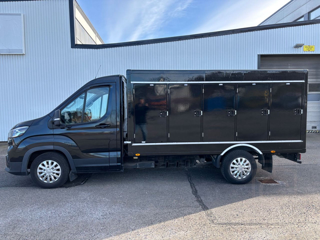 Maxus E-Deliver 9