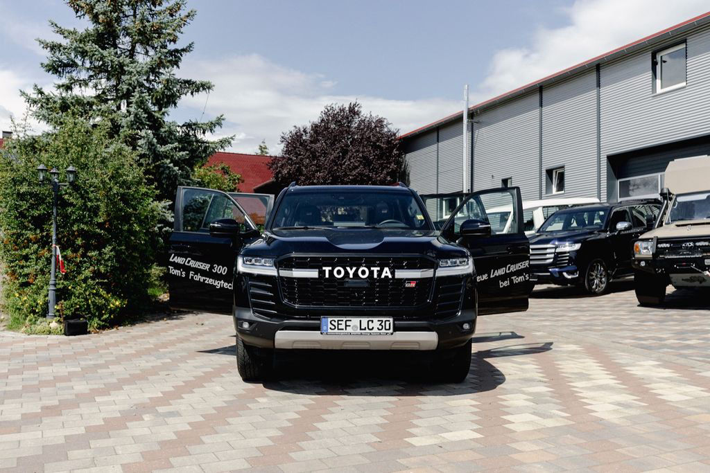 Toyota Land Cruiser 300 GR Sport