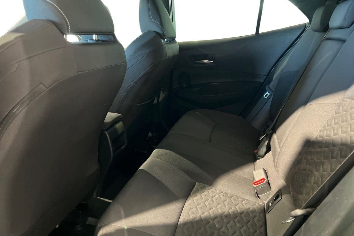 Toyota Corolla Hybrid 1,8 5D Active Carplay