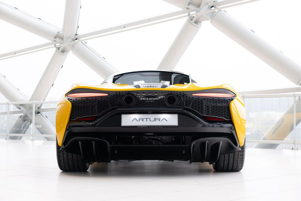 McLaren Artura 3.0 V6 Plug-in | 680pk | Volcano Yellow |