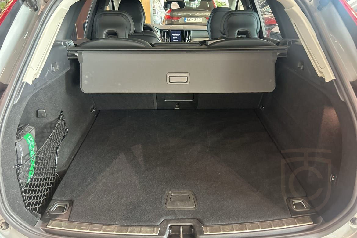 Volvo XC60 B4 AWD Diesel Plus Dark