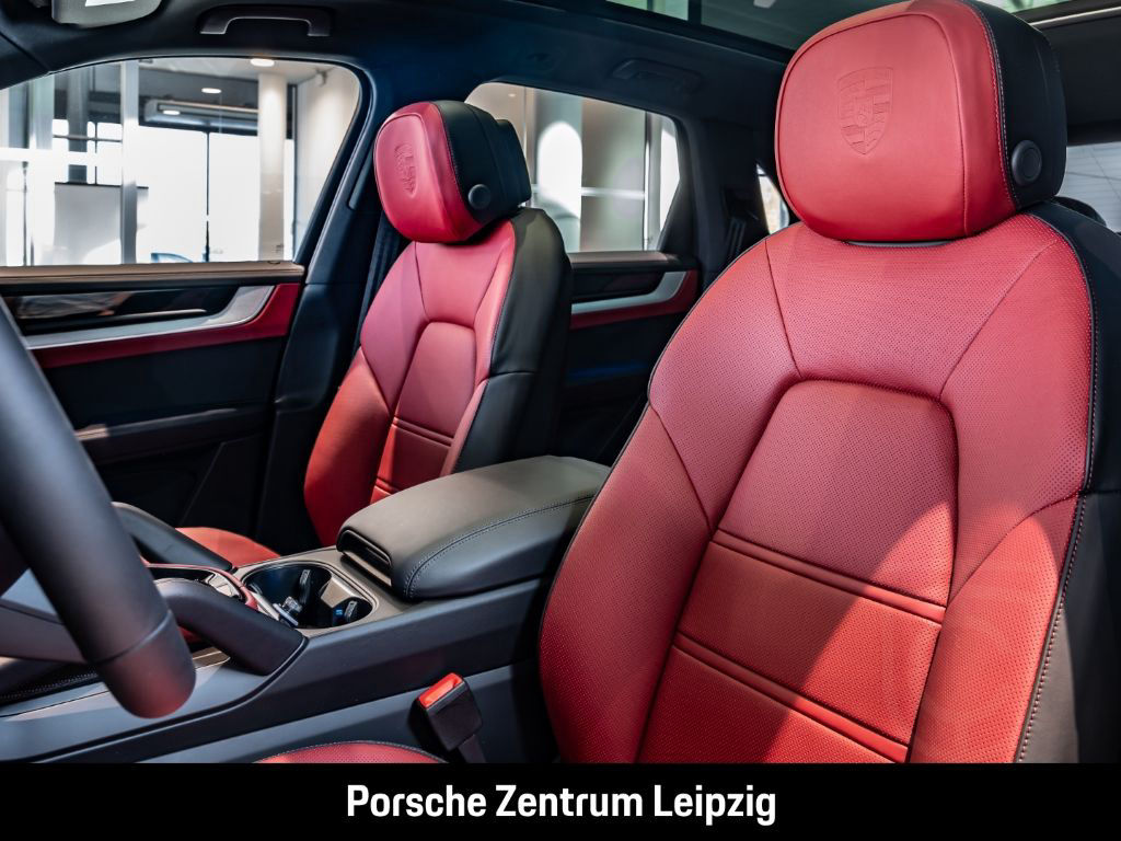 Porsche Cayenne S HD-Matrix InnoDrive PDCC InnoDrive HUD