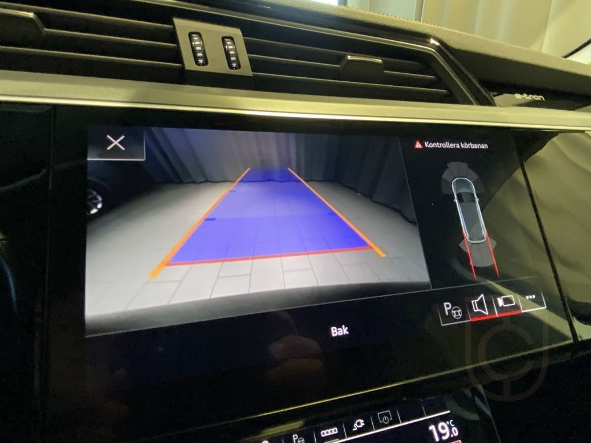 Audi Q8 50 e-tron quattro