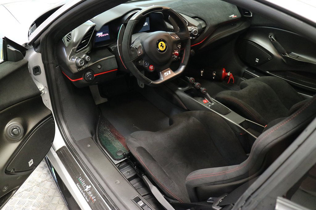 Ferrari 488 Pista Piloti