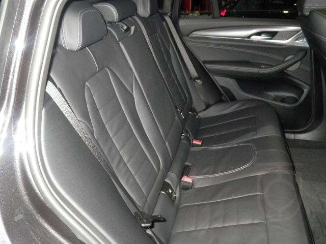 BMW X4 xDrive 30i Sportpaket HUD AHK-klappbar AHK El