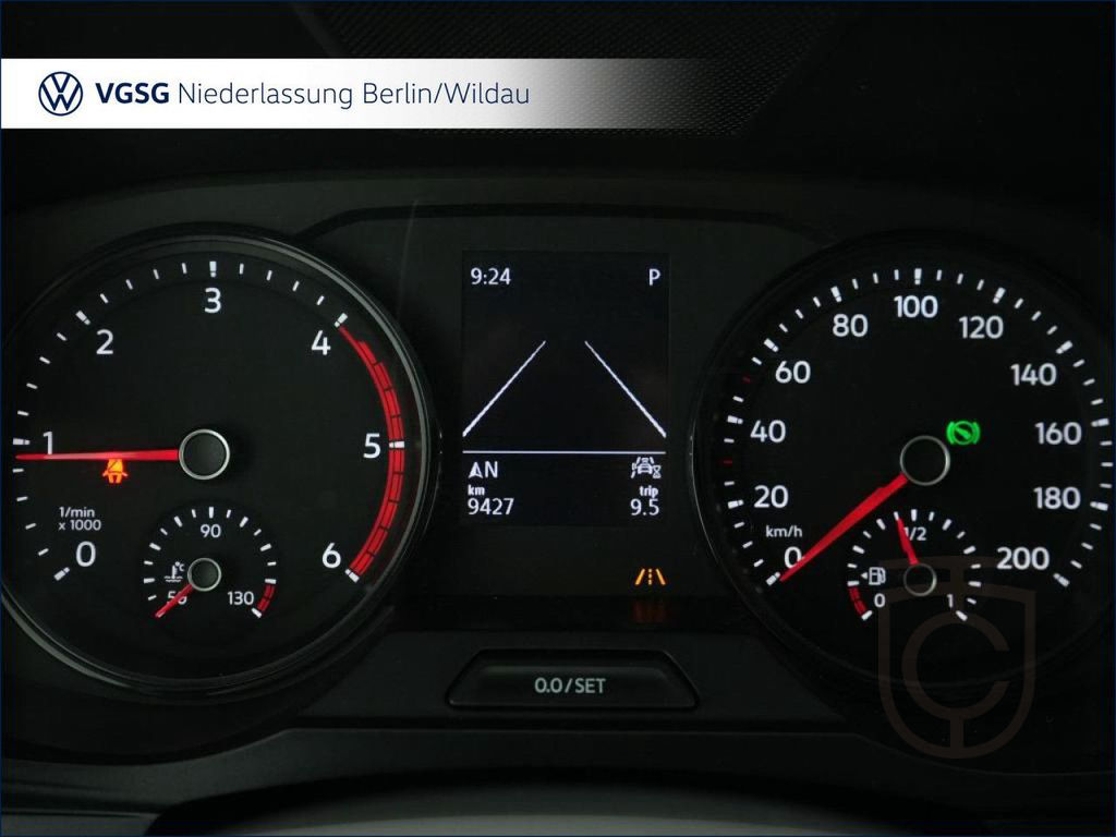 Volkswagen Grand California 600 LED Solar Hochbett Navi