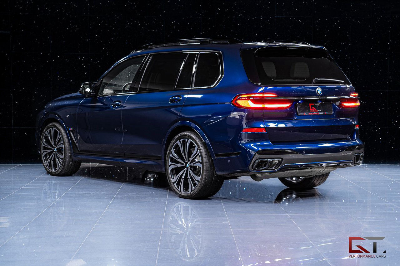 BMW X7 M60i
