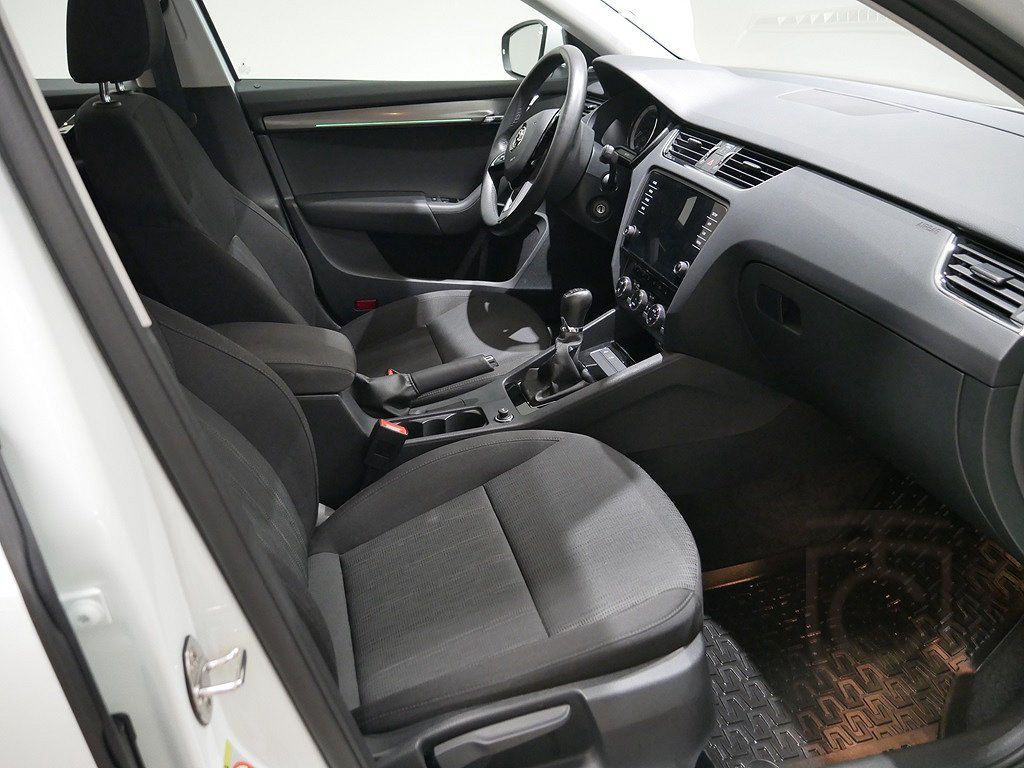 Skoda Octavia TSI 115Hk Style Drag&Webasto
