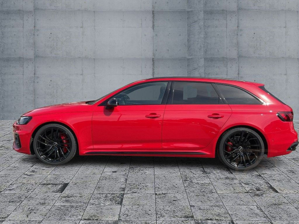 Audi RS4 Avant TFSI MATRIX+NAVI+HuD+B&O+ACC+PANO+20"
