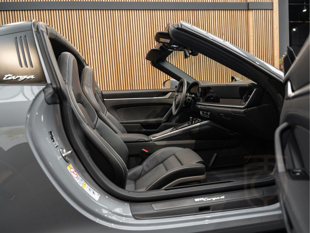 Porsche 992 992 Targa 4 Lift Carbon Bose 911 3.0 Targa 4