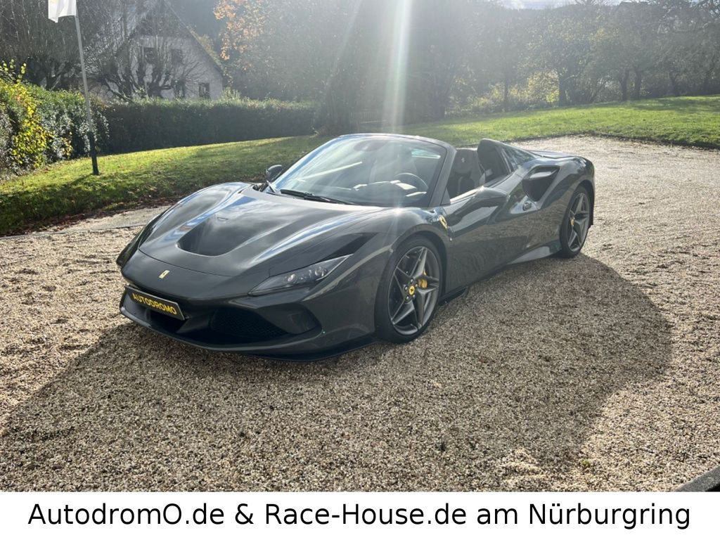 Ferrari F8 Spider Grigio Scuro Carbon Sitze AFS