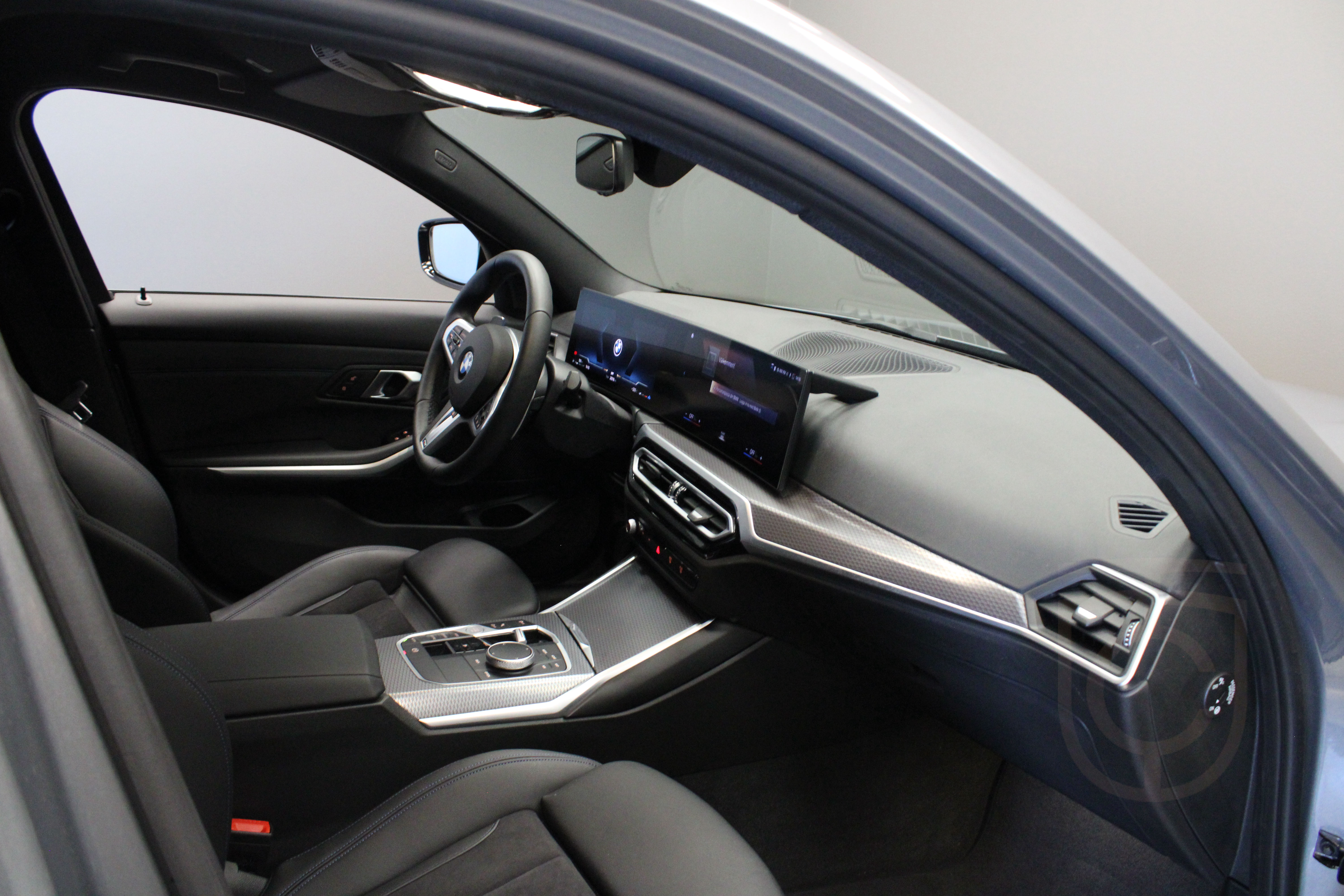 BMW 320i xDrive Sedan