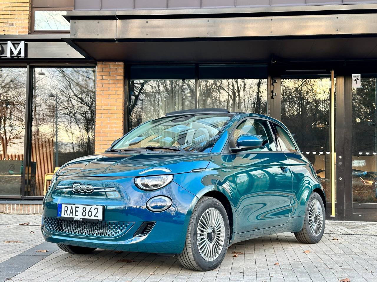 Fiat 500E Icon Panorama Cabriolet Ocean Green