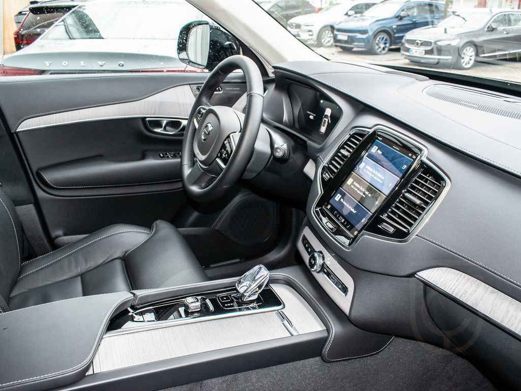 Volvo XC90 T8 AWD Hybrid Ultra Dark AHK