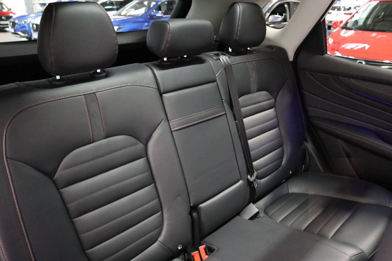MG EHS PLUG-IN HYBRID LUXURY
