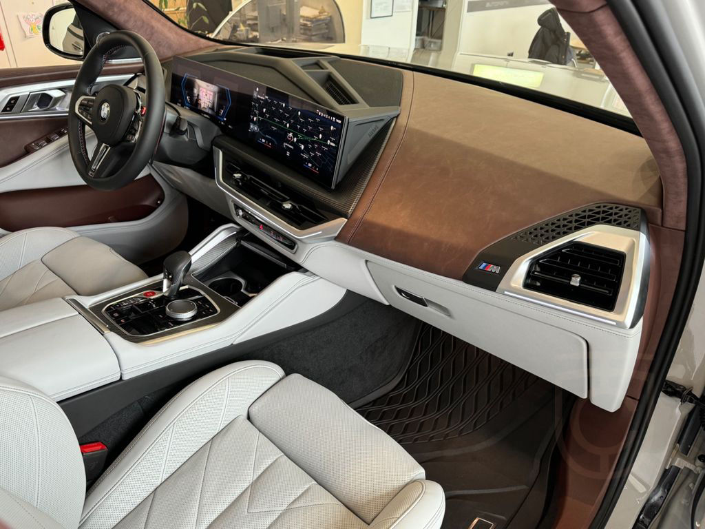 BMW XM Individual Kreide°Leder Merino B&W 23" DAProf