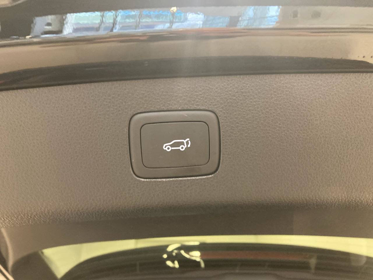 MG EHS Plug-In Hybrid Panorama
