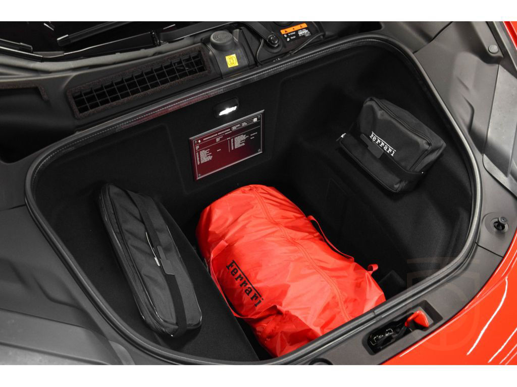 Ferrari 296 GTB V6 ROSSO CORSA