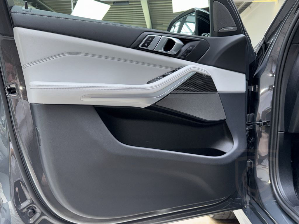BMW X5 xDr30d M Sport Pro 22Zoll Luftfeder ACC 360°