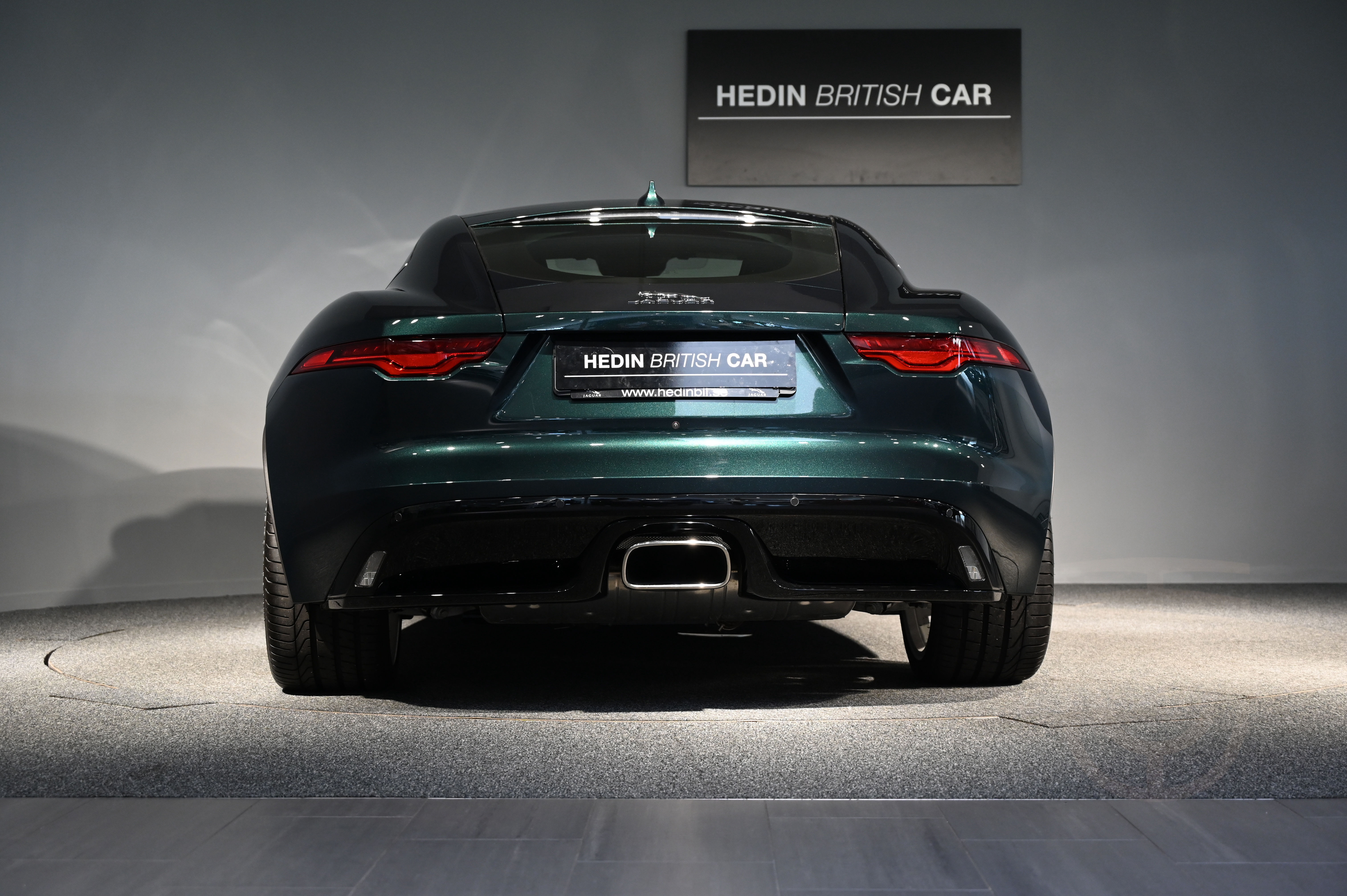 Jaguar F-Type P300