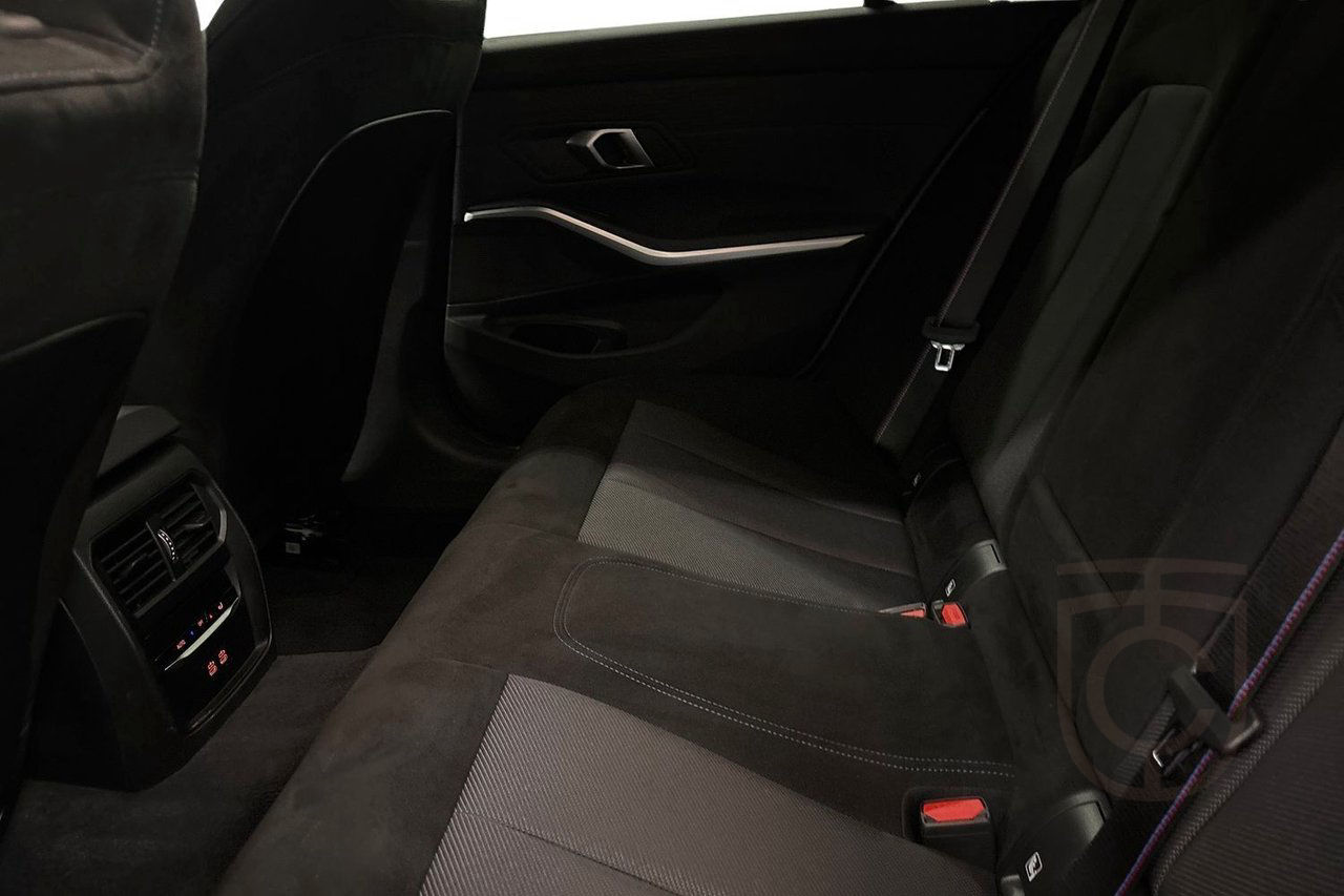 BMW 330e xDrive Touring M-Sport Pro