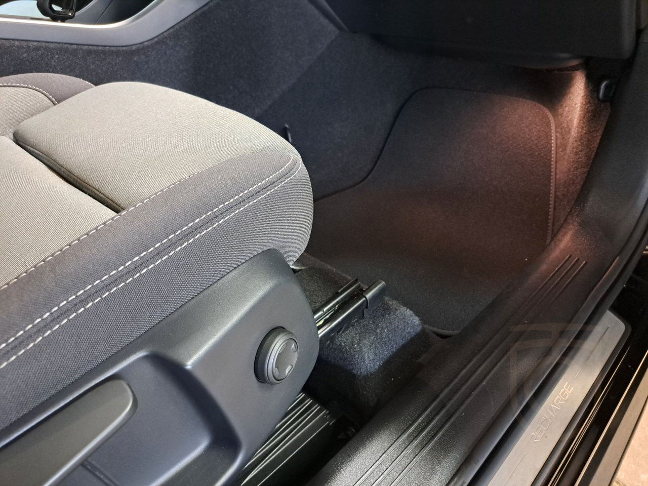 Volvo XC40 T4 Recharge DCT Core Bright