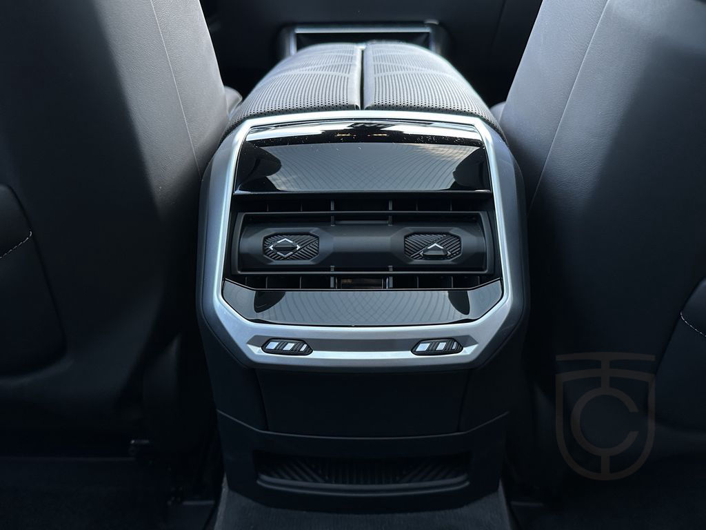 BMW M760e xDrive M Sport Autobahnas Autm.Tür Massage