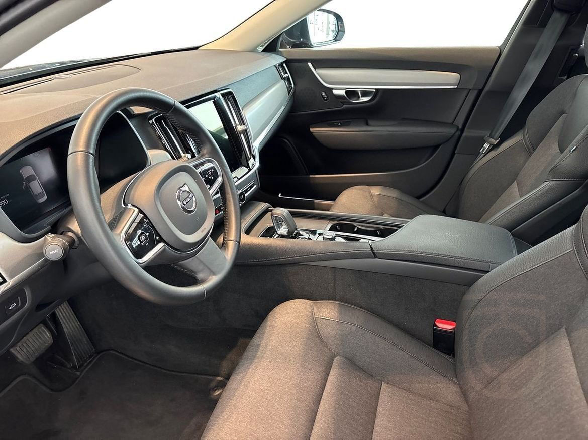 Volvo S90 B4 FWD Bensin Momentum Advanced