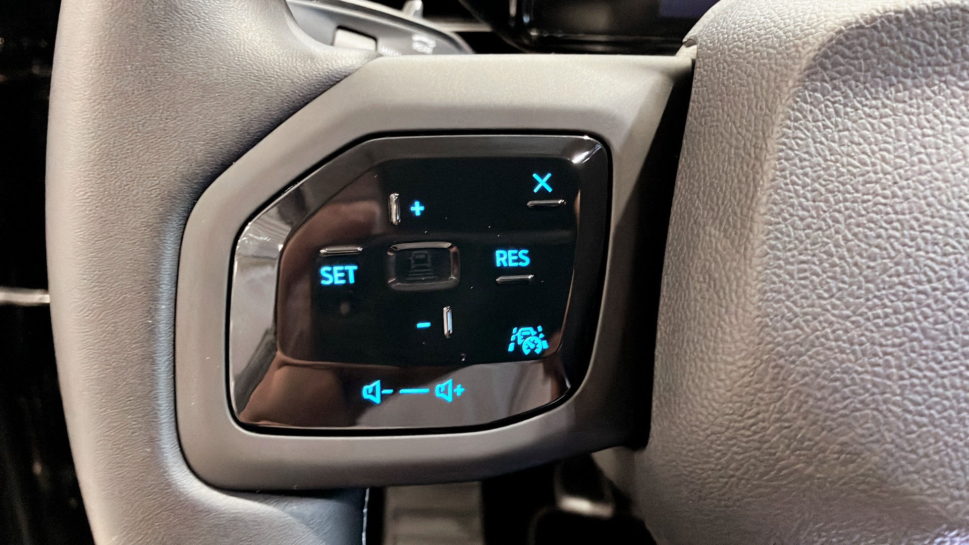Ford Explorer EV Extended Range RWD
