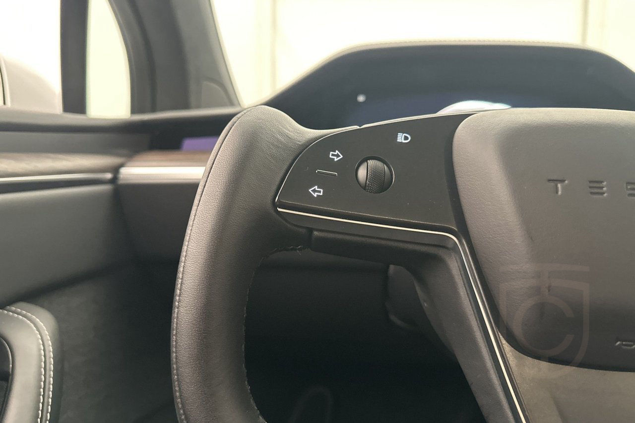 Tesla Model X Autopilot