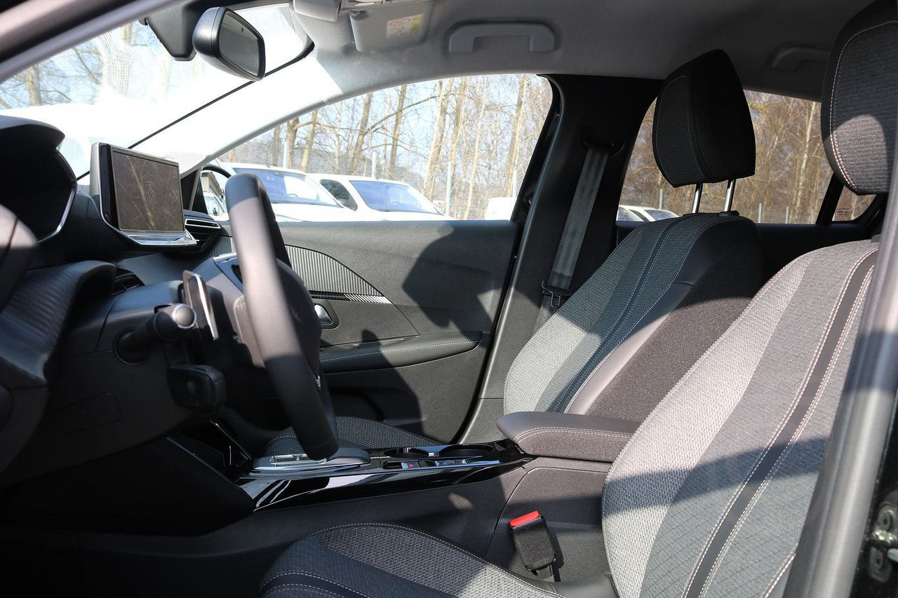 Peugeot 208 Allure Hybrid