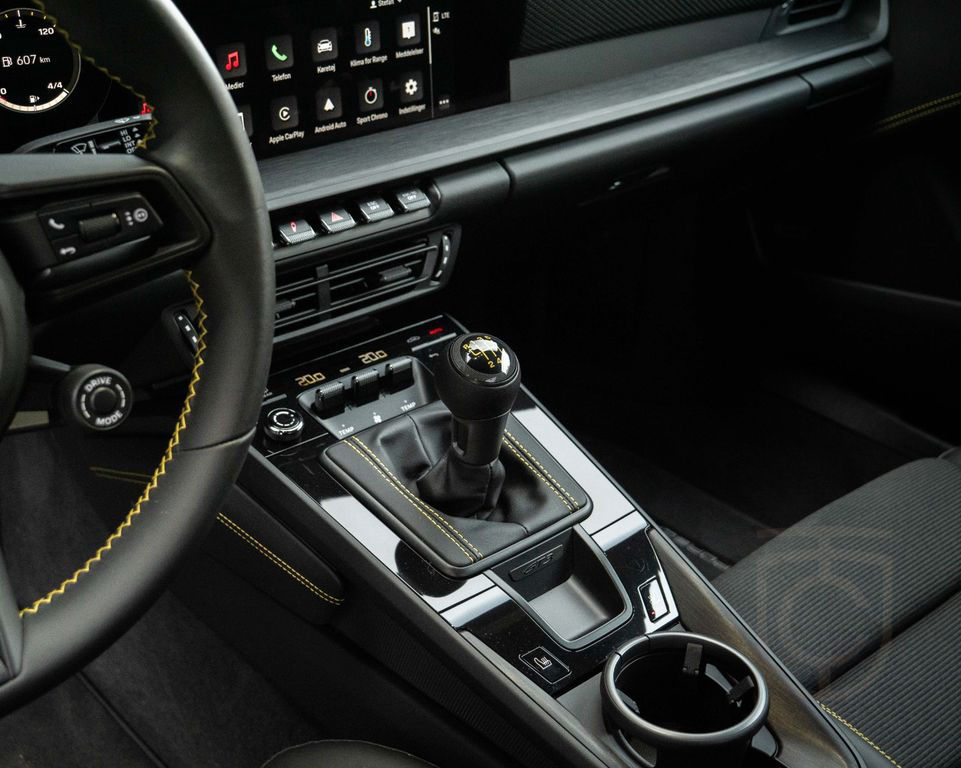 Porsche 992(911) GT3 Touring*PCCB*BOSE*LIFT*PASM*VTS