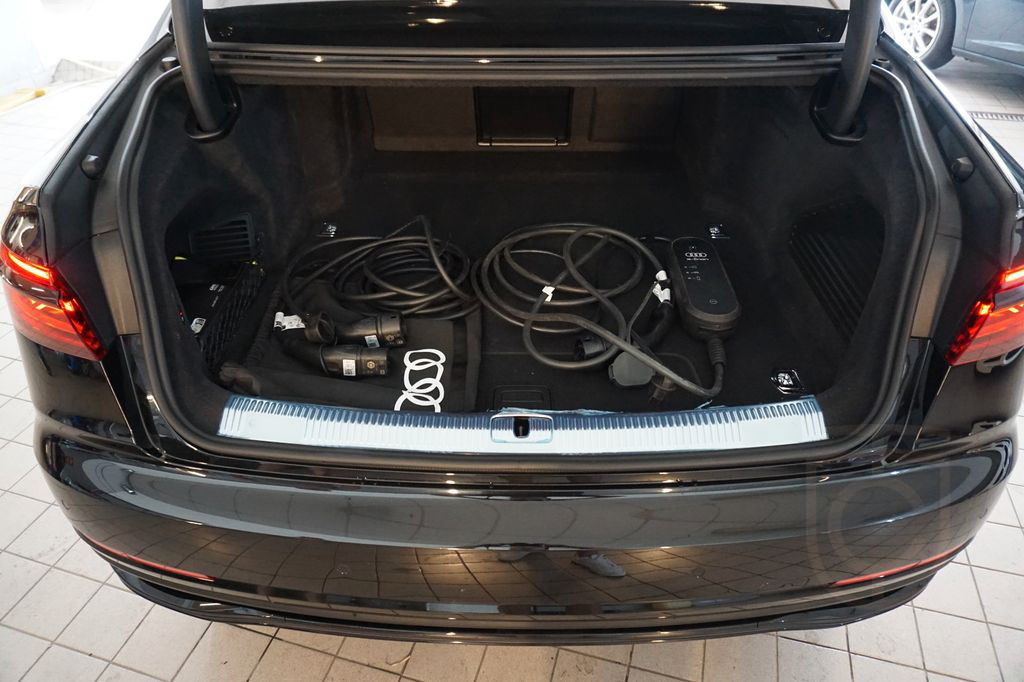 Audi A8 L 60 TFSI e quattro Black Editon Exclusive TV