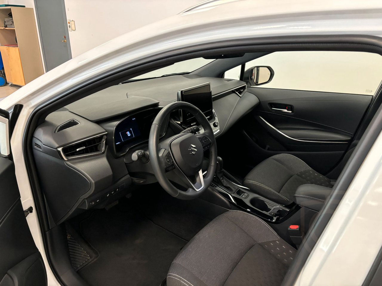 Suzuki Swace Hybrid e-CVT Inclusive
