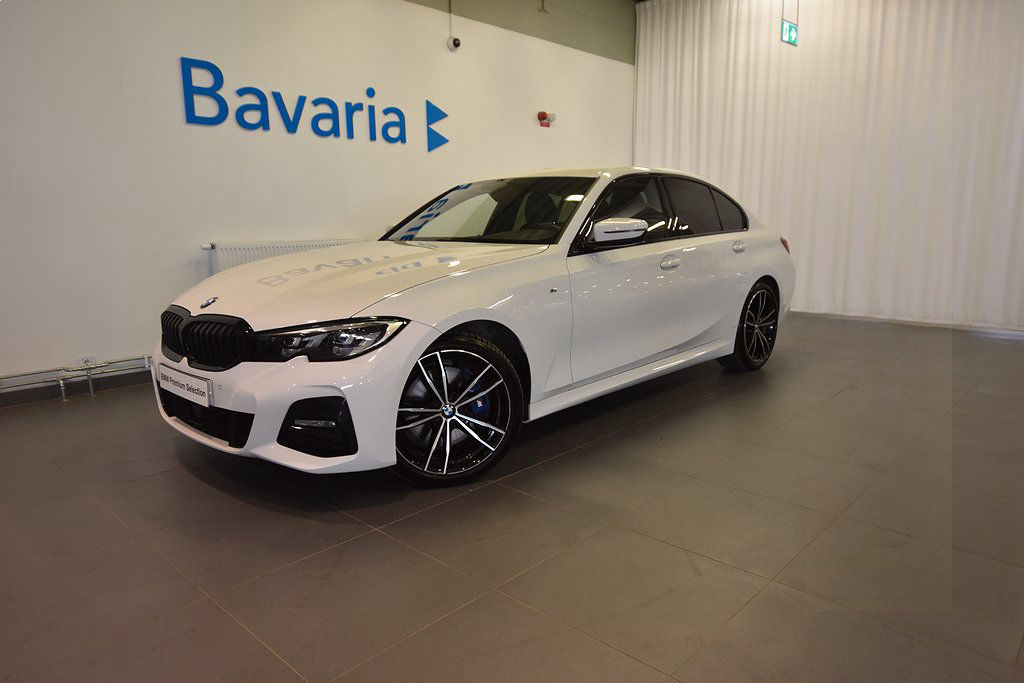 BMW 330i xDrive Sedan
