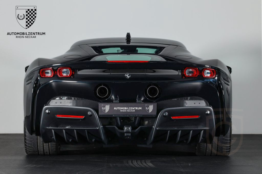 Ferrari SF90 Stradale RacingSeats/Carbon-LED/Liftsystem