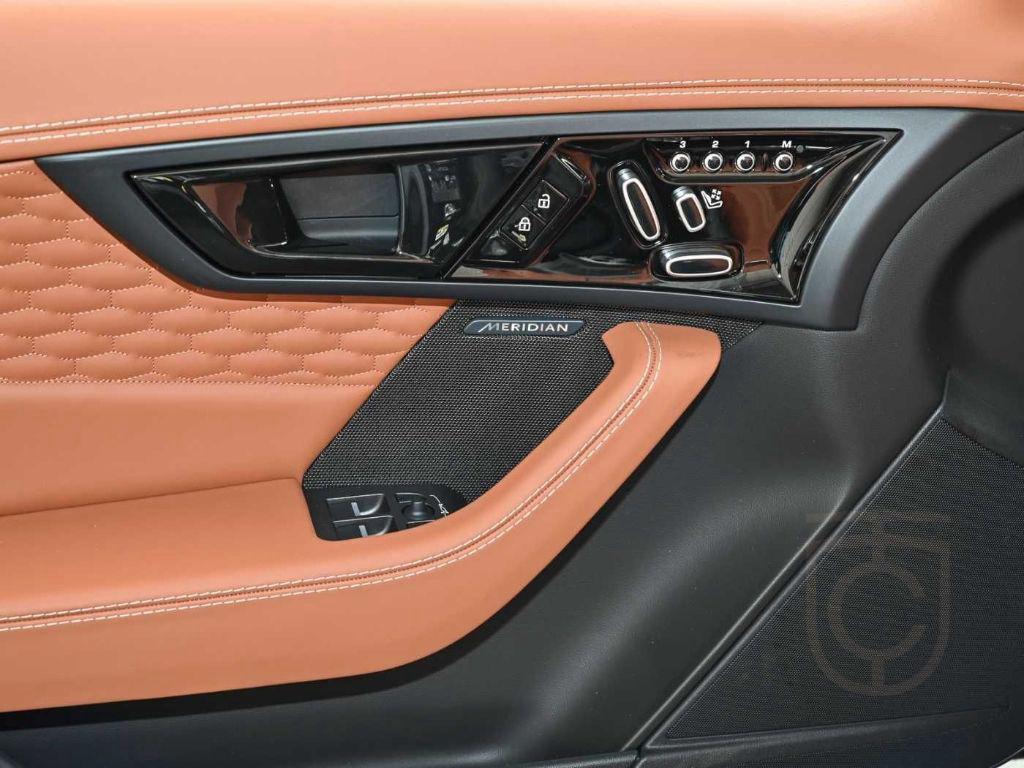 Jaguar F-Type Cabrio P575 AWD R75 Rückfahrkamera