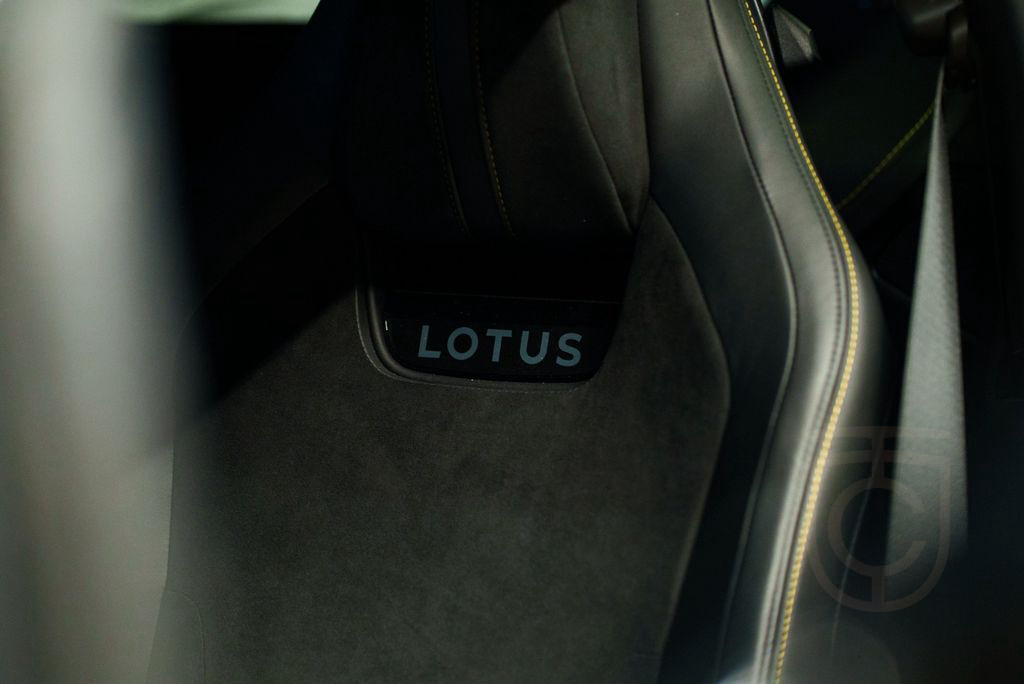 Lotus Emira I4 AUT
